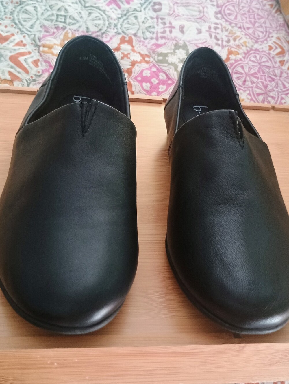 B. O. C. Women's Black Leather Slip-ons
